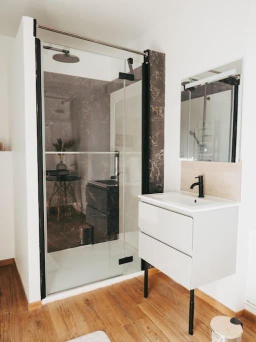 Appartement Avec Patio Sainte-Anne-d'Auray Ngoại thất bức ảnh